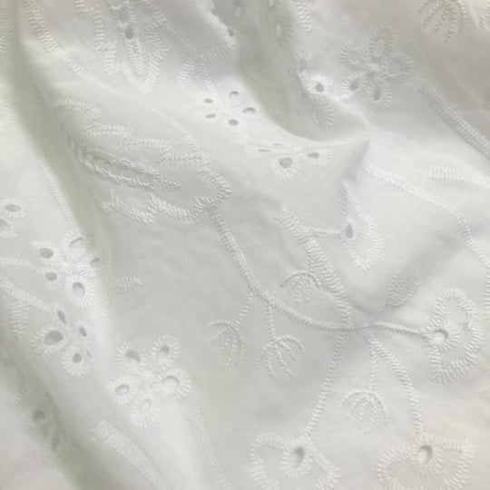Tecido Laise Bordado 16 - Branco - 100% Algodão Tecido Laise Bordado 16 - Branco - 100% Algodão