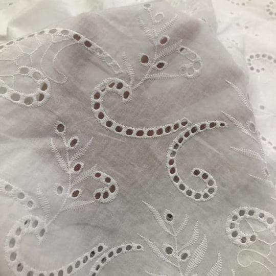 Tecido Laise Bordado 17 - Branco - 100% Algodão