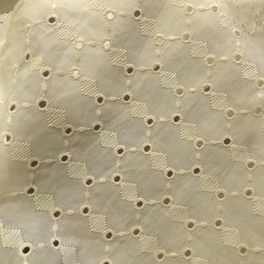 Tecido Laise Bordado 18 - Bege - 100% Algodão