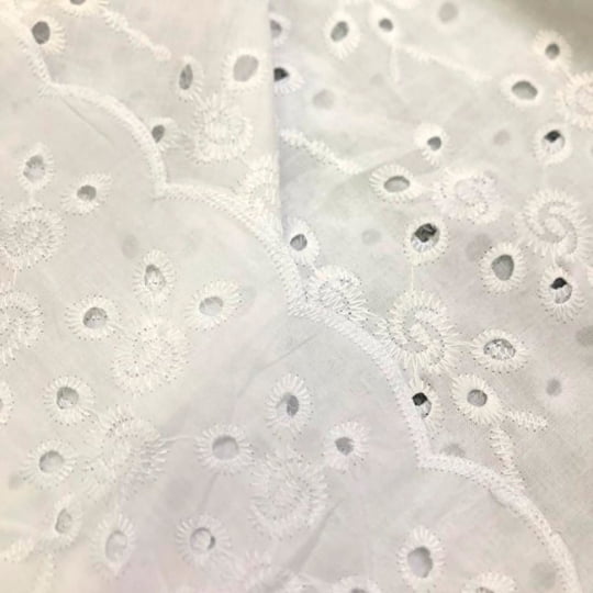 Tecido Laise Bordado 25 - Branco Off White - 100% Algodão Tecido Laise Bordado 25 - Branco Off White - 100% Algodão