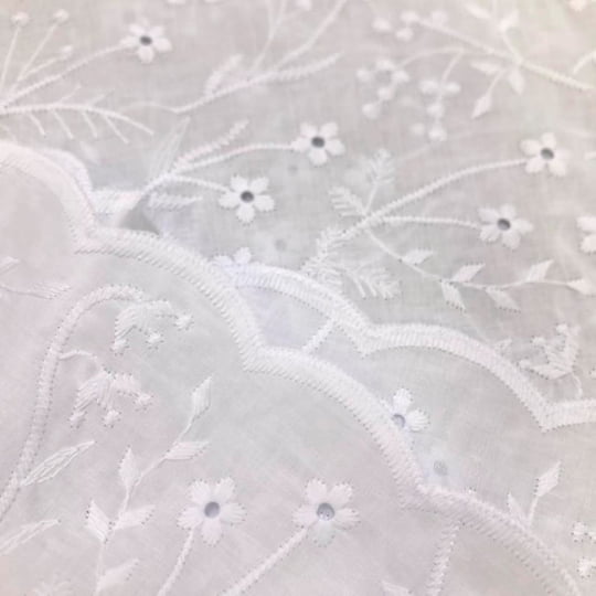 Tecido Laise Bordado 27 - Branco Off White - 100% Algodão Tecido Laise Bordado 27 - Branco Off White - 100% Algodão