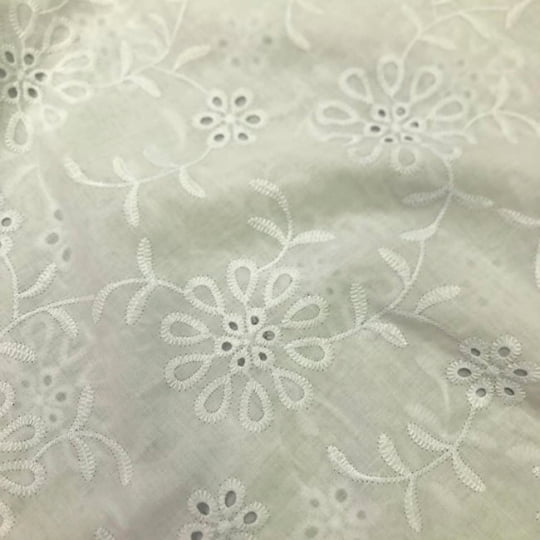 Tecido Laise Bordado 28 - Branco Off White - 100% Algodão