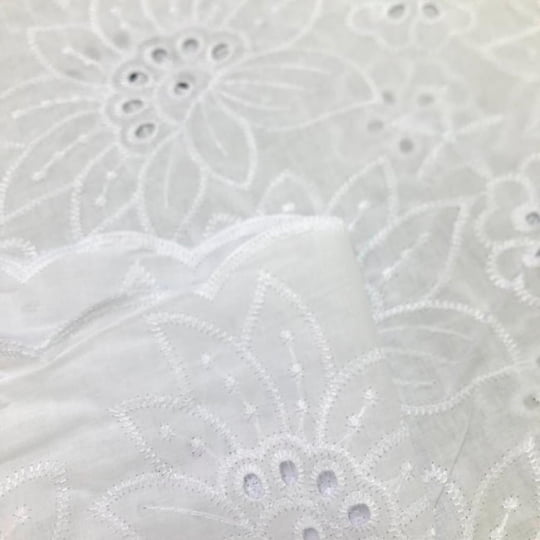 Tecido Laise Bordado 29 - Branco Off White - 100% Algodão Tecido Laise Bordado 29 - Branco Off White - 100% Algodão