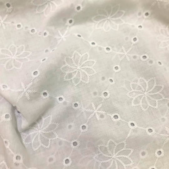 Tecido Laise Bordado 30 - Branco Off White - 100% Algodão Tecido Laise Bordado 30 - Branco Off White - 100% Algodão