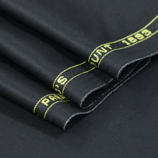 Tecido Alfaiataria Lã fria super 120 Paramount 27 Preto - Gabardine Premium